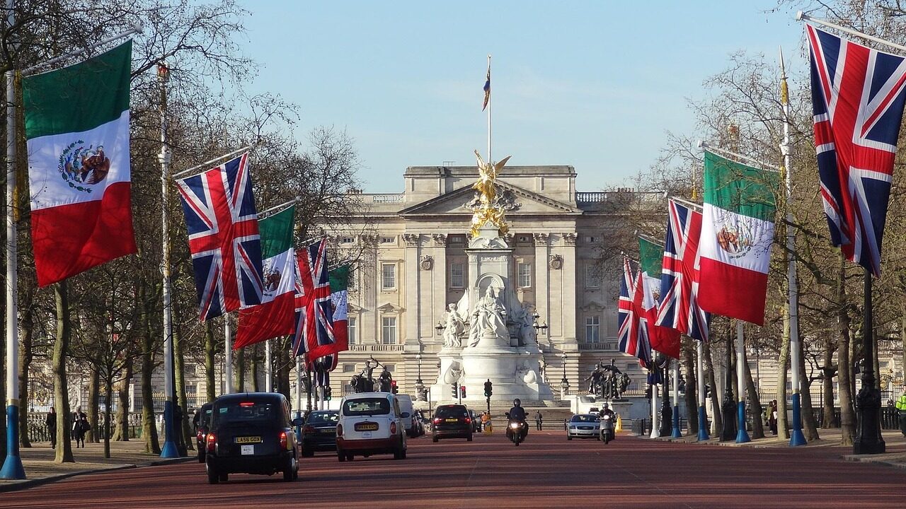 london, buckingham palace, buckingham, uk, queen, royal, england, palace, great, tourism, british, britain, travel, royalty, history, victoria, place, sightseeing, capital, attraction, buckingham palace, buckingham palace, buckingham palace, buckingham palace, buckingham palace